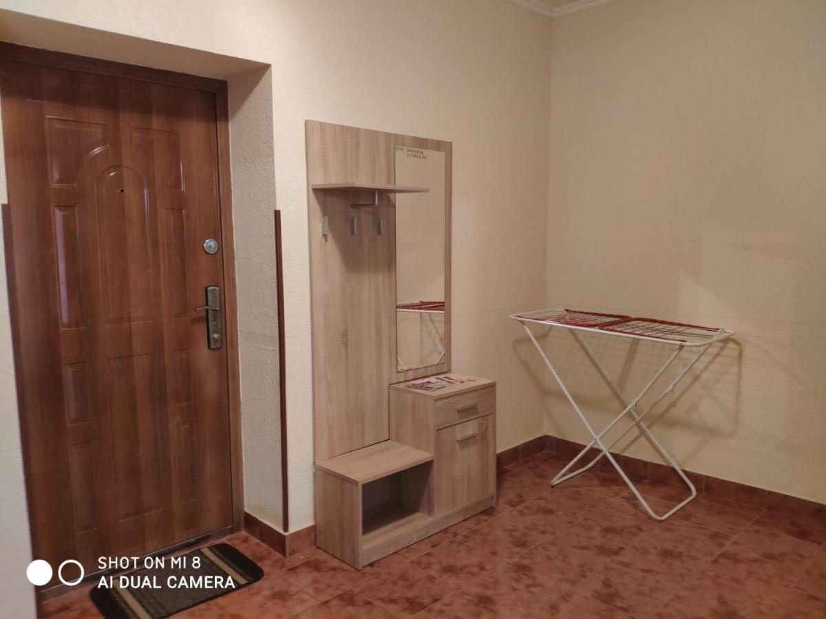 Apartments Domovik Мостова 5 Кв 37 Mukacheve Exterior photo